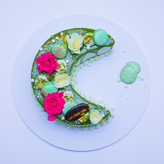 🌙 Signature Crescent Moon Cake | Luxury Eid Festival Dessert Pistachio
